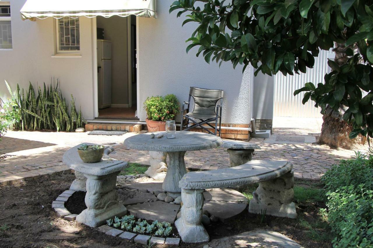 Olive Tree Private Rooms In Stellenbosch- No Load Shedding Exterior foto
